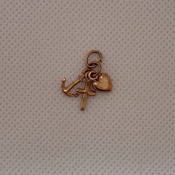 Vintage 10K Yellow Gold Faith, Hope and Charity Charm/Pendant - Picture 1 of 6
